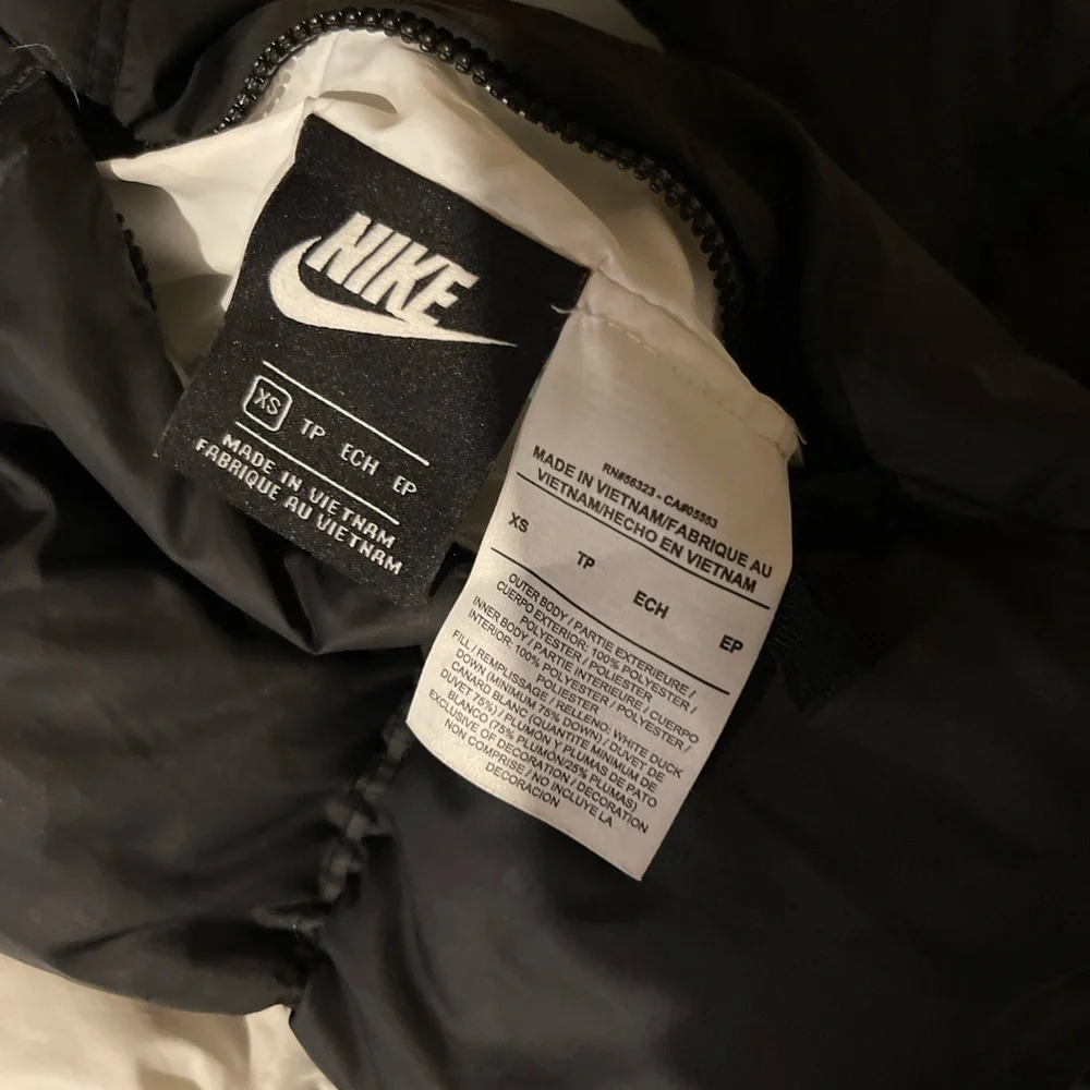 Nike Black and white reversible Hooded Puffer Jacket